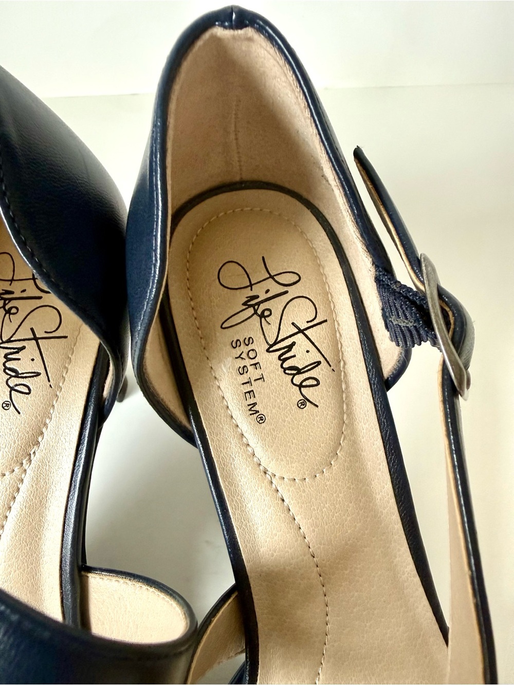 LIFE STRIDE Kamala Navy Pointed-Toe Cross-Strap Heels—SZ. 7.5 - Picture 4 of 14